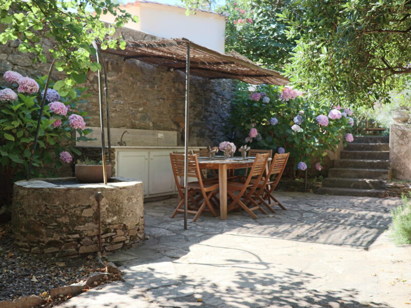 Très belle maison de village avec jardin et terrasse ombragée - 6-8 personnes